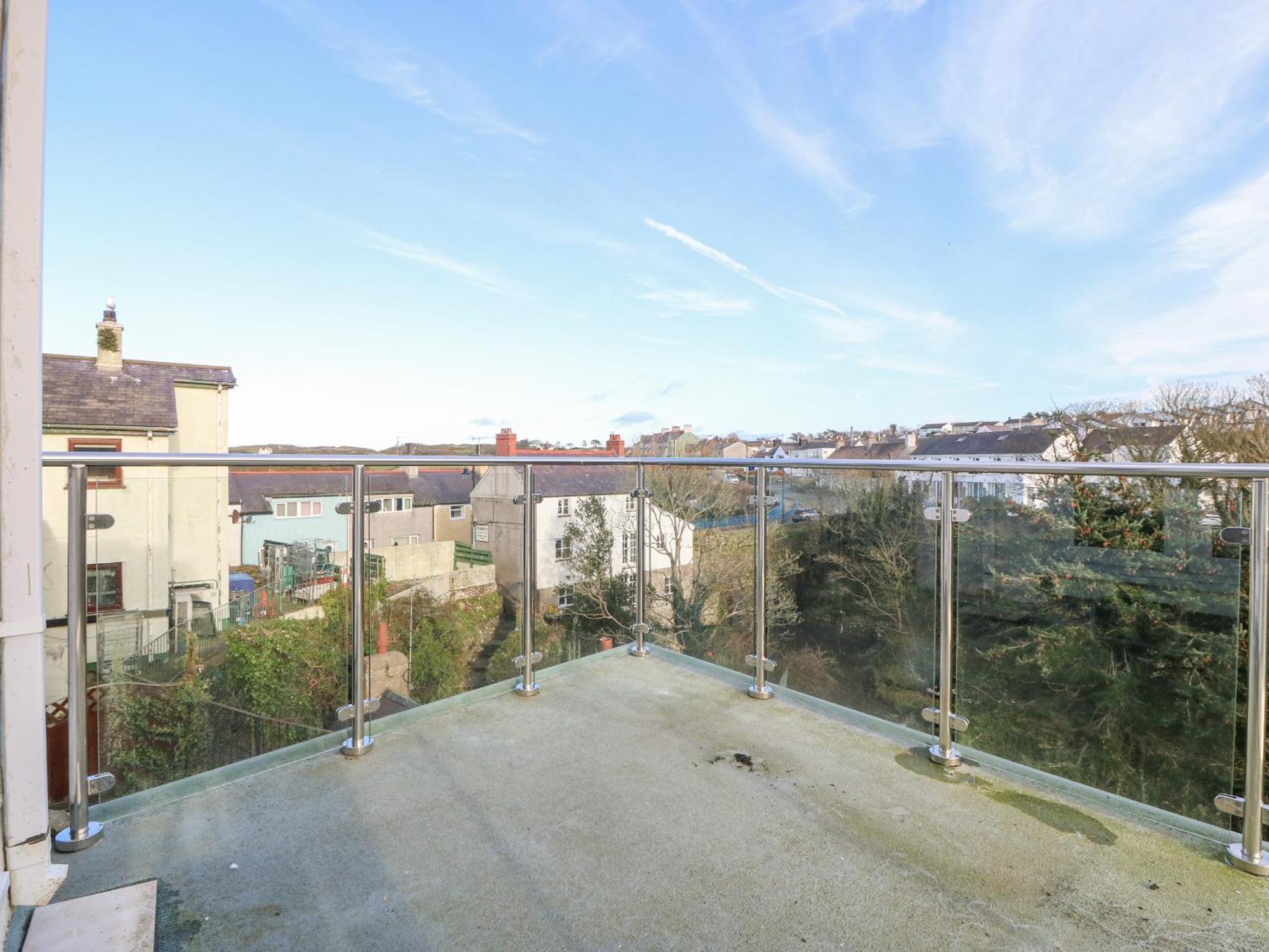 Riverview Apartment Cemaes Bay Exterior photo
